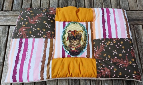 Katzenkissen handarbeit 5cm - katzenkissen,